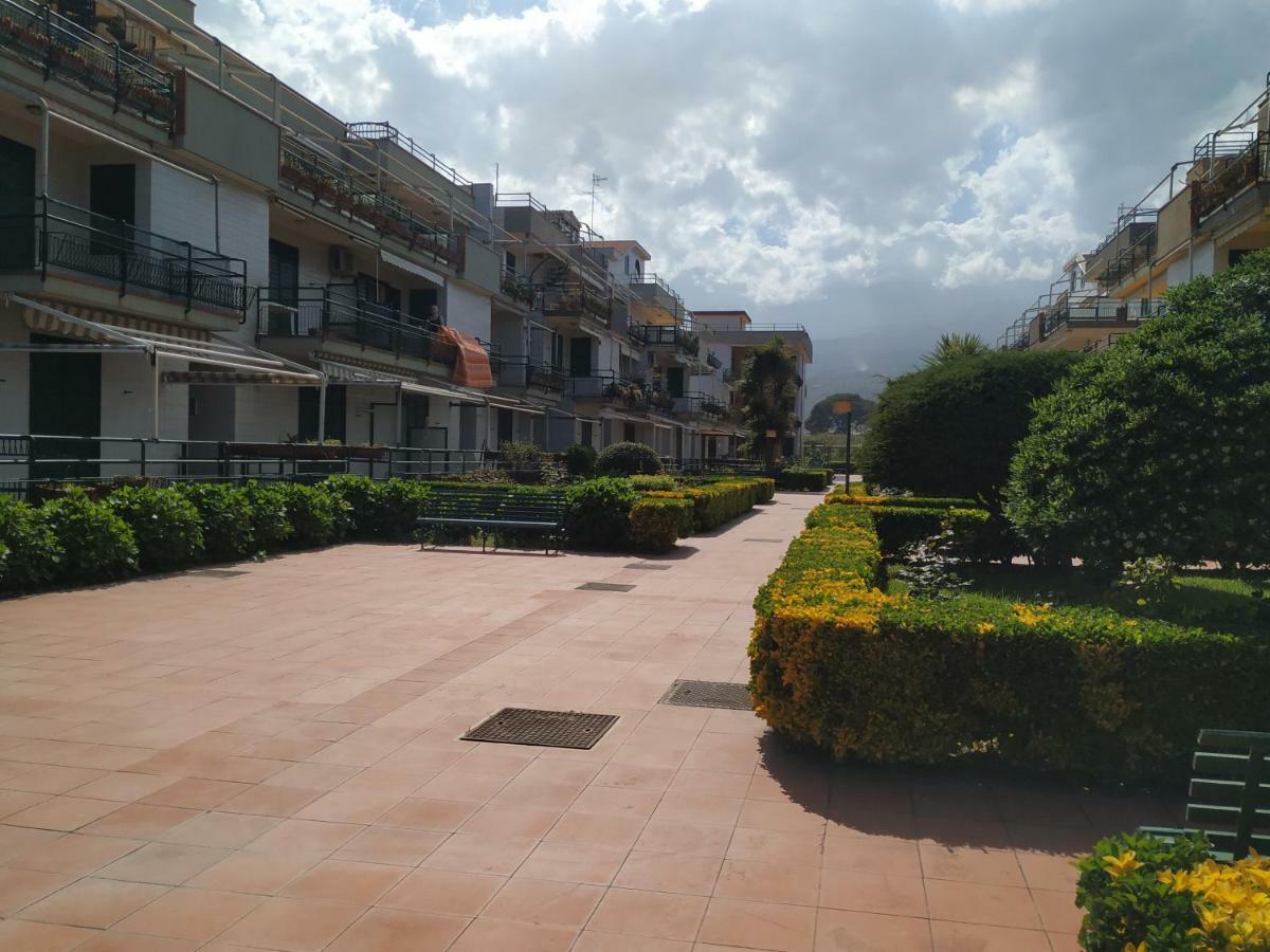 Al Giardino Sant'Anna Apartment Mascali Exterior foto
